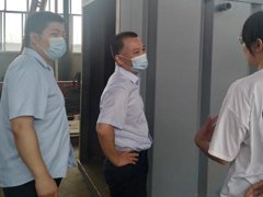 广汉环保局领导视察艾恒境工厂工作